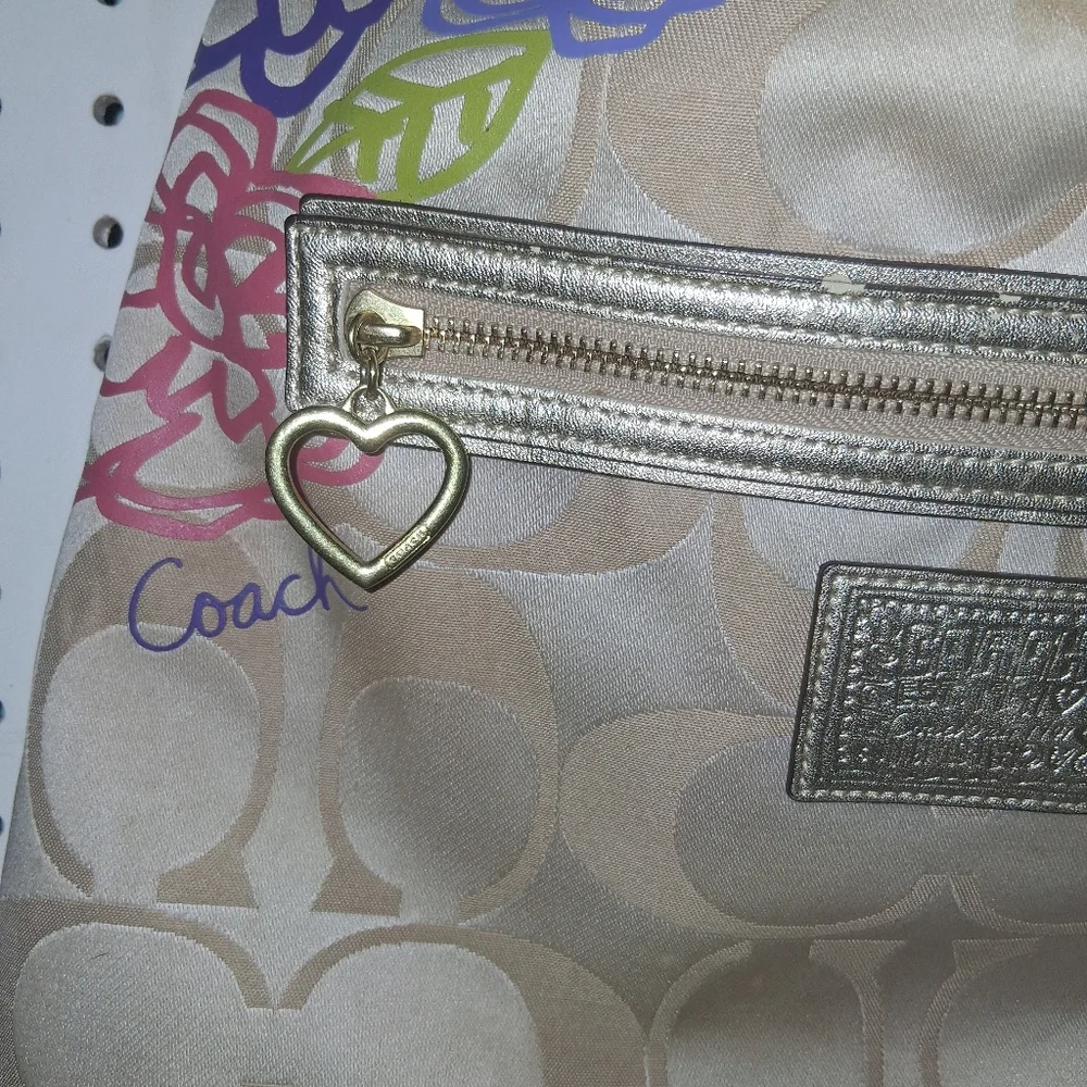 Coach Poppy Daisy Gold Logo Jacquard Crossbody Bag #F20791 W/Dust Bag - Picture 2 of 10